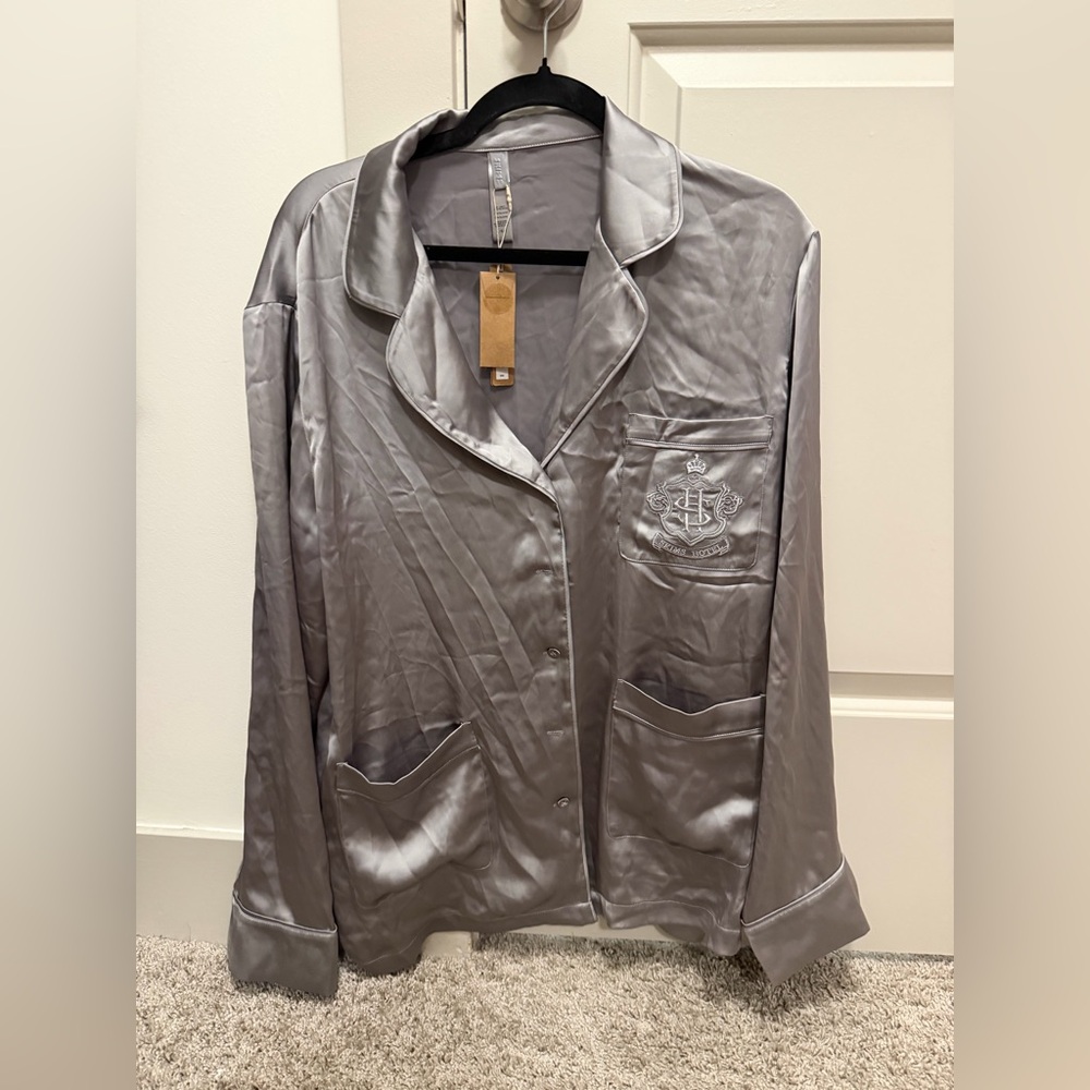 Skims Large Hotel Skims Shine Long Sleeved Button Up Top. 🌚⚡️